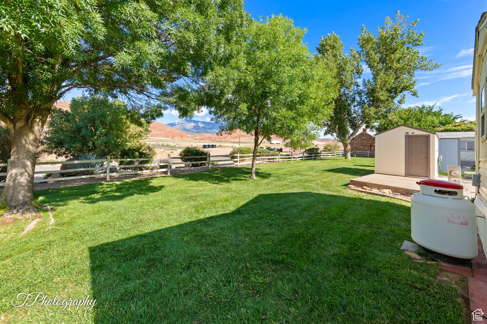 HARRISBURG LAKESIDE ESTATES - Residential