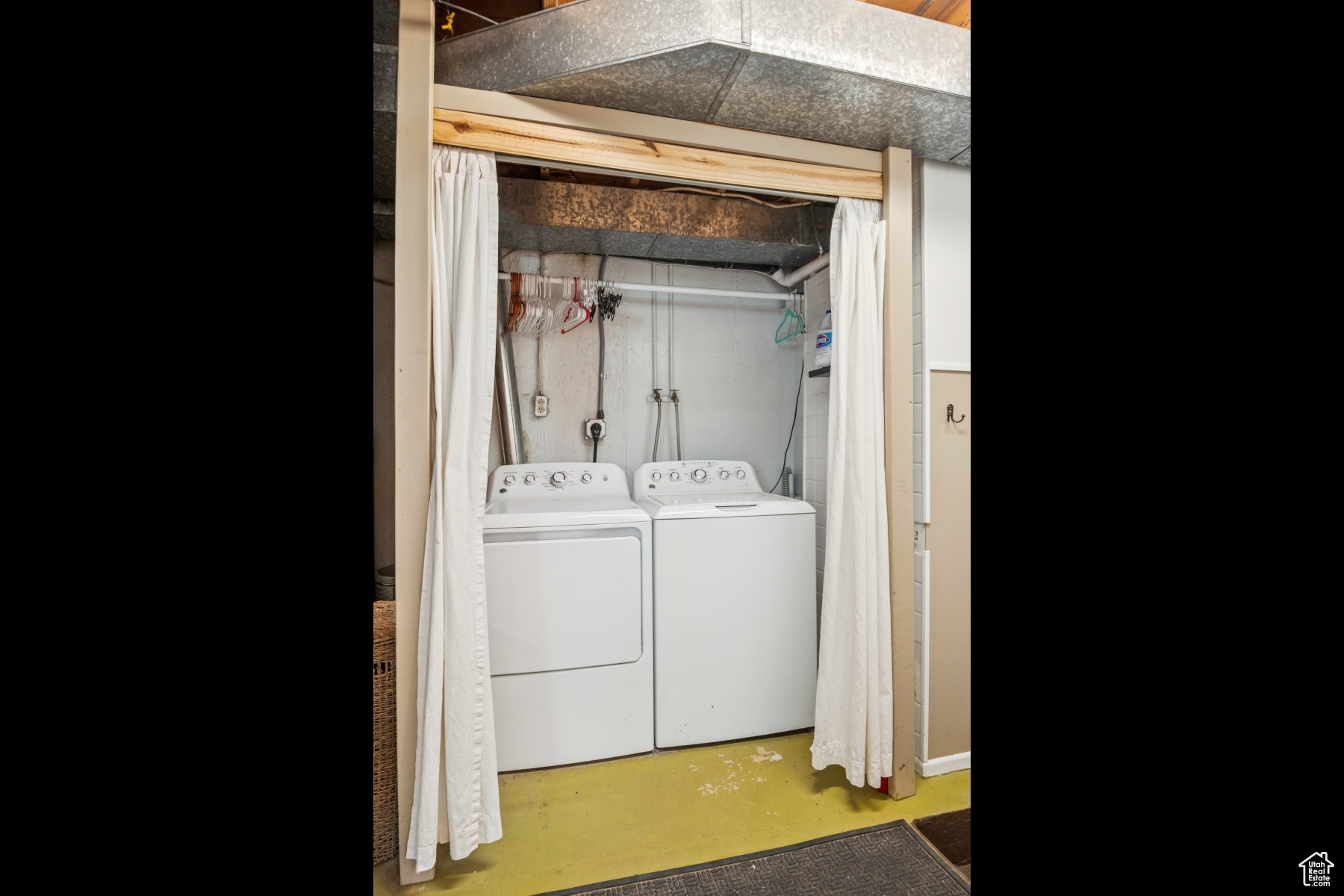 Park City, Utah 84098, United States, 3 Bedrooms Bedrooms, ,1 BathroomBathrooms,Residential,Pending,198068