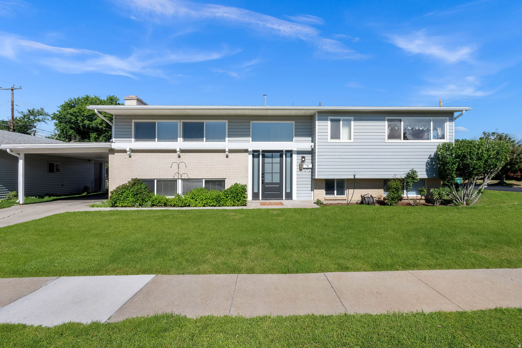 Photo 1 of 32 — 6117 S GLEN OAKS ST, Murray, UT 84107