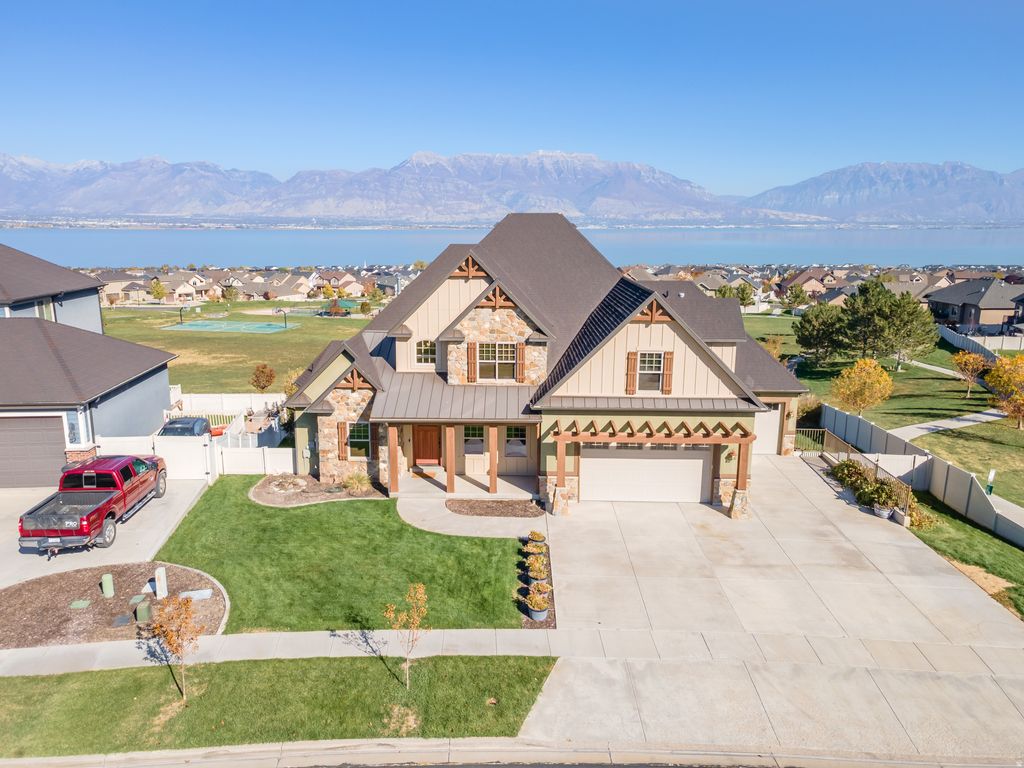 Photo of 2752 S SANDALWOOD CIR, Saratoga Springs, UT 84045 (MLS # 2119953)
