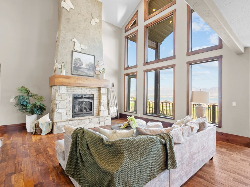 Photo of 2752 S SANDALWOOD CIR, Saratoga Springs, UT 84045 (MLS # 2119953)