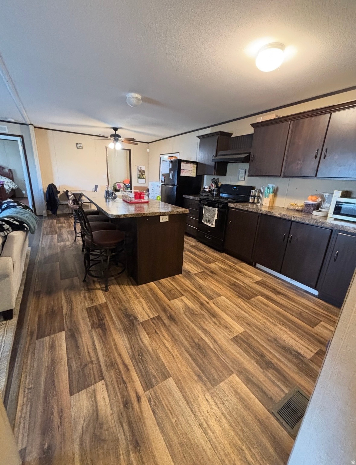 ROLLING HILLS ESTATES - Residential