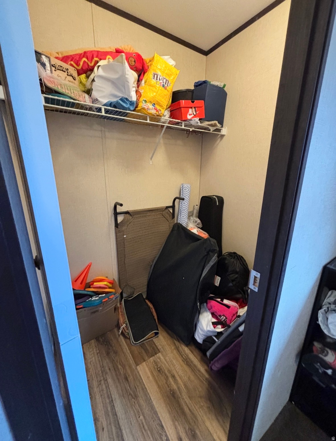 ROLLING HILLS ESTATES - Residential