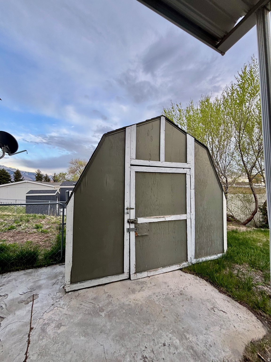 ROLLING HILLS ESTATES - Residential