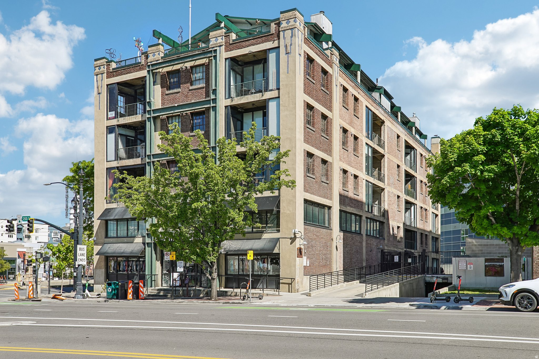 DAKOTA LOFTS - Residential