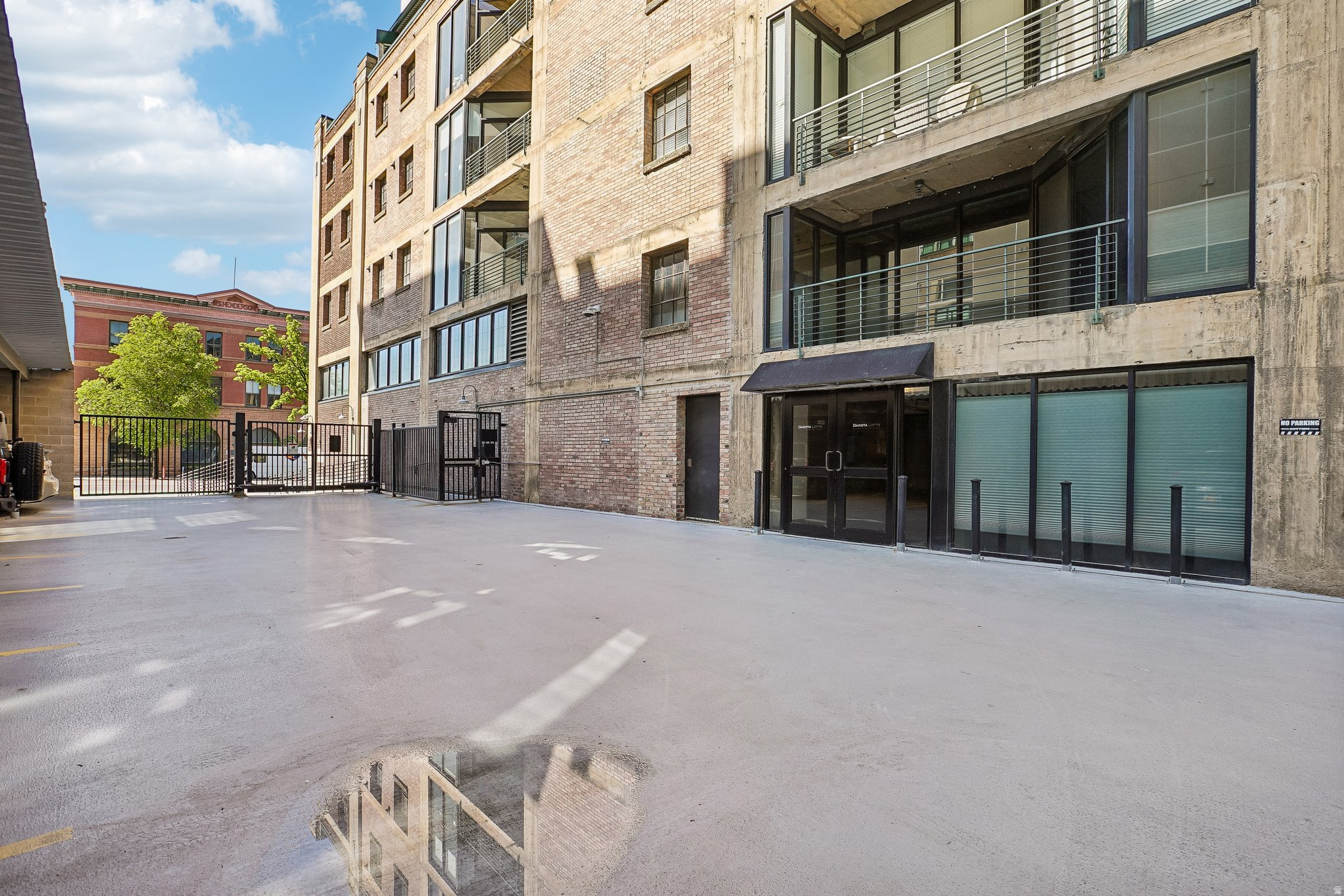 DAKOTA LOFTS - Residential