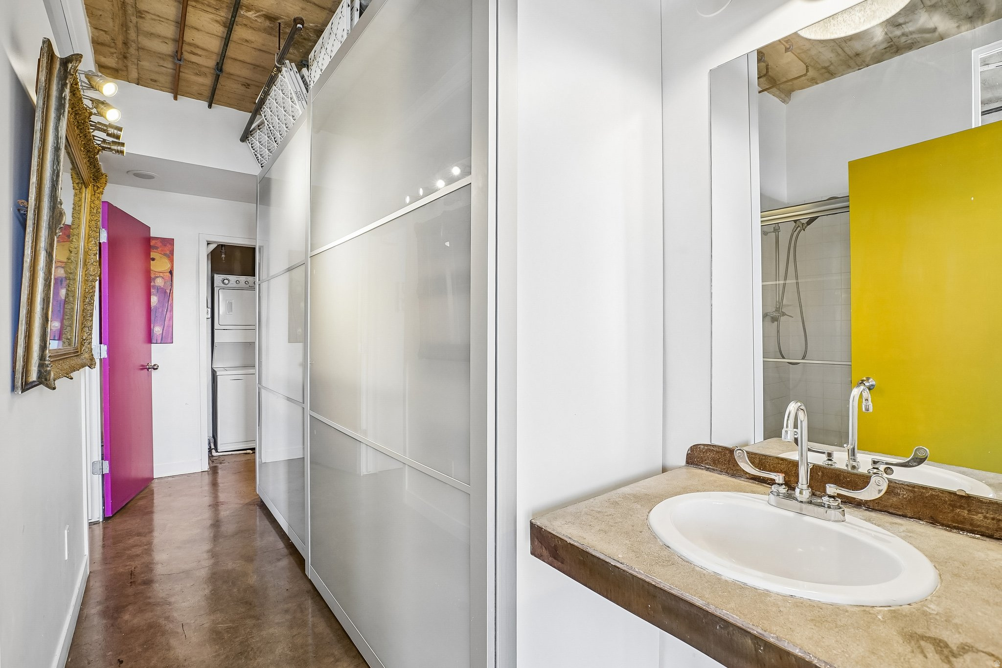 DAKOTA LOFTS - Residential