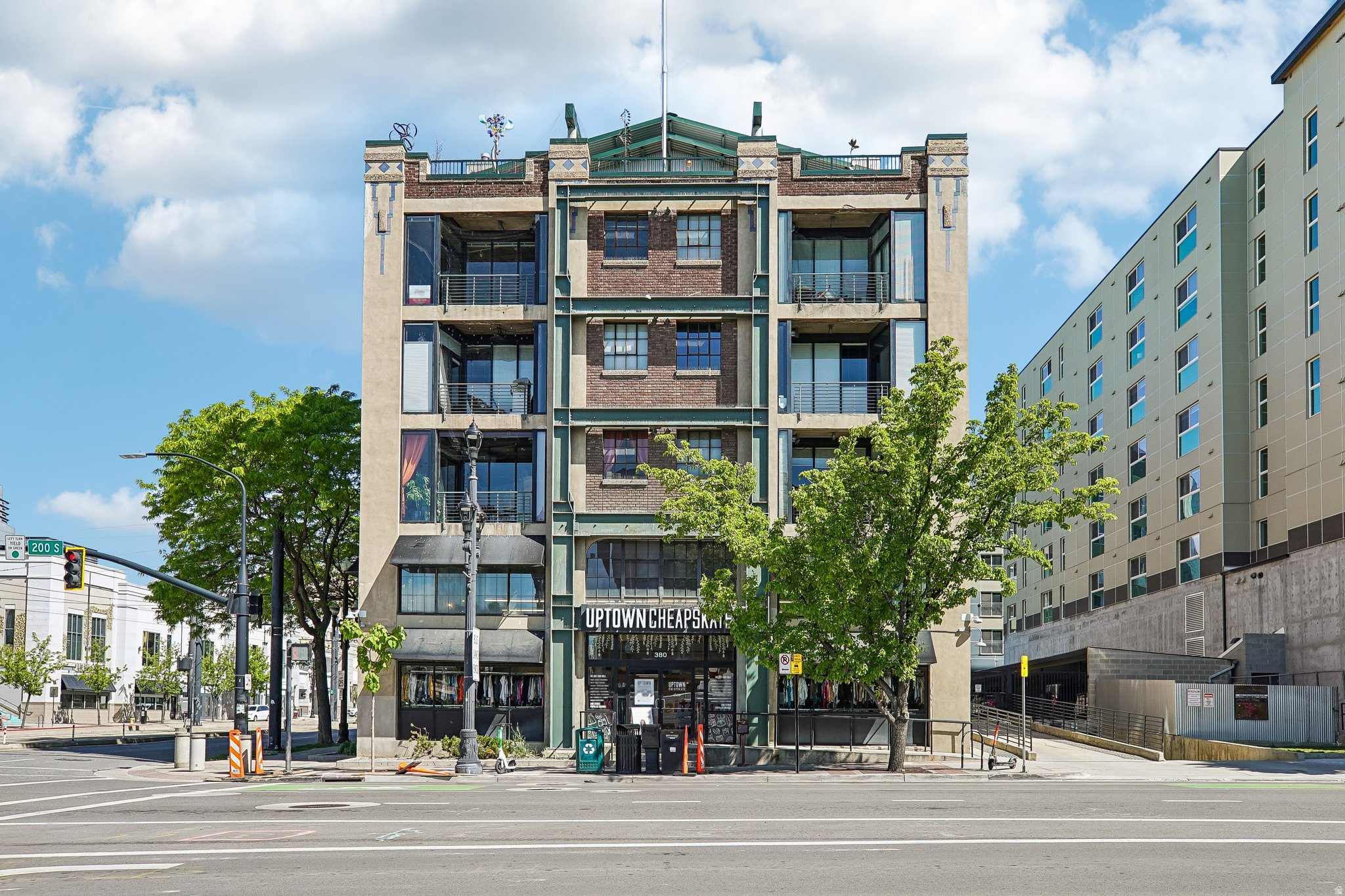 DAKOTA LOFTS - Residential