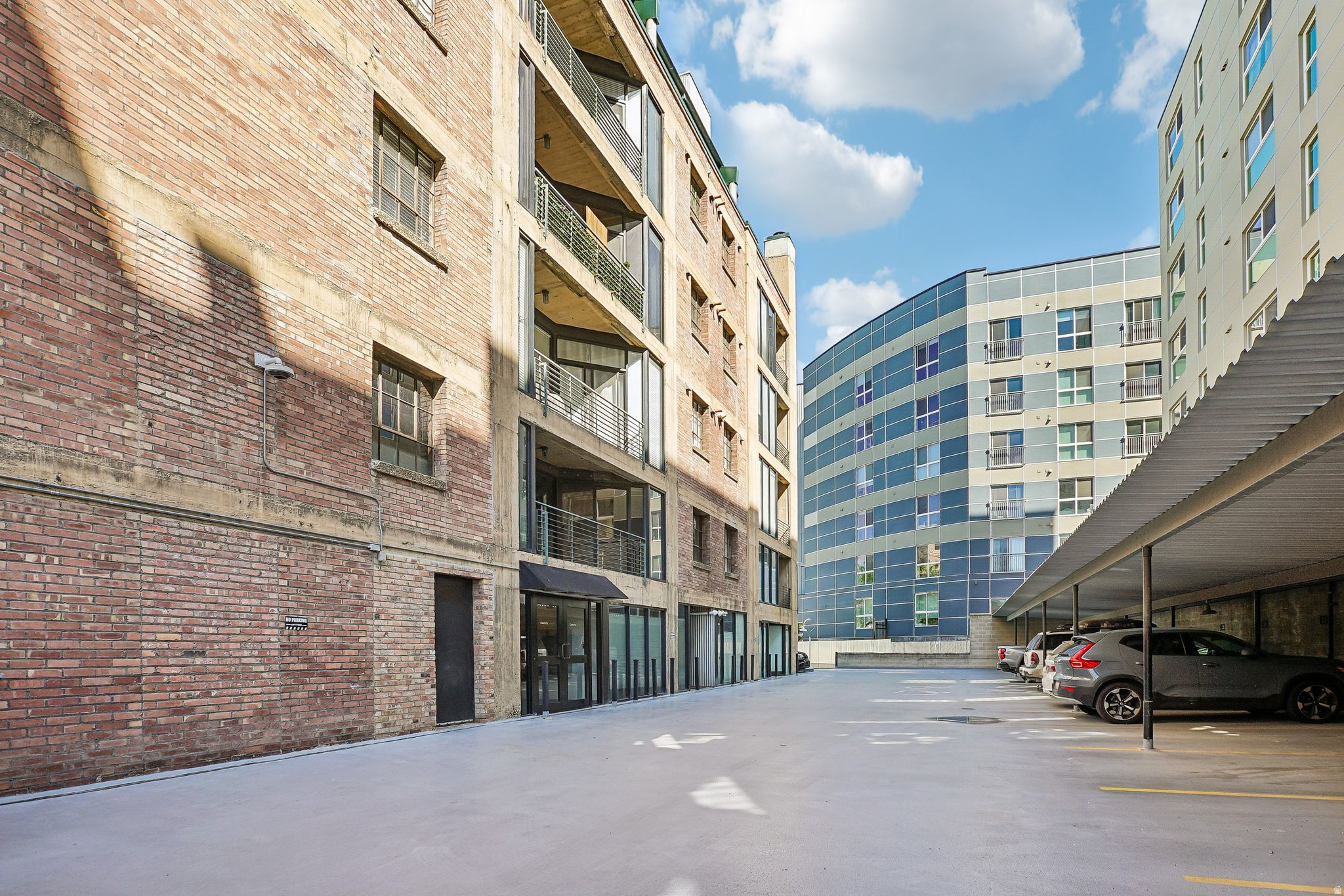 DAKOTA LOFTS - Residential
