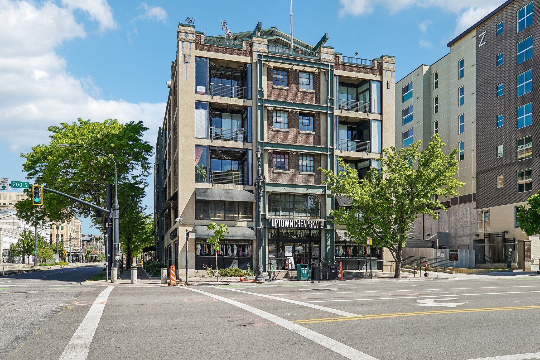 DAKOTA LOFTS - Residential