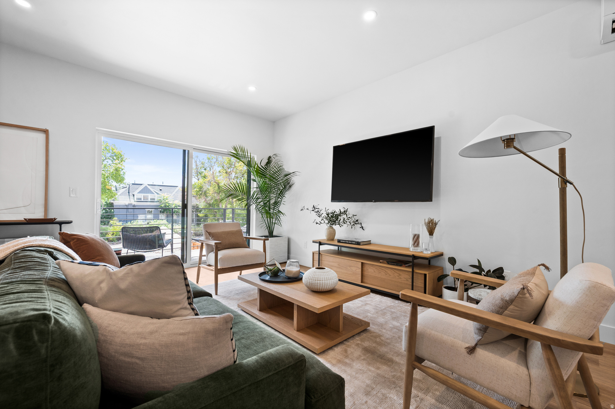 WOODLAND COMMONS - Residential