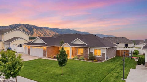 Homes For Sale - 222 W 450<br/> Cache County, Hyde Park, UT 84318
