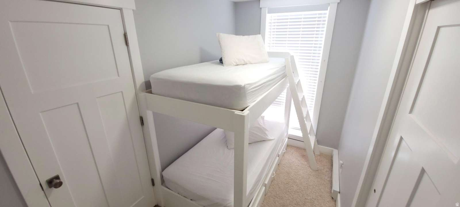 IDEAL BEACH - Residential