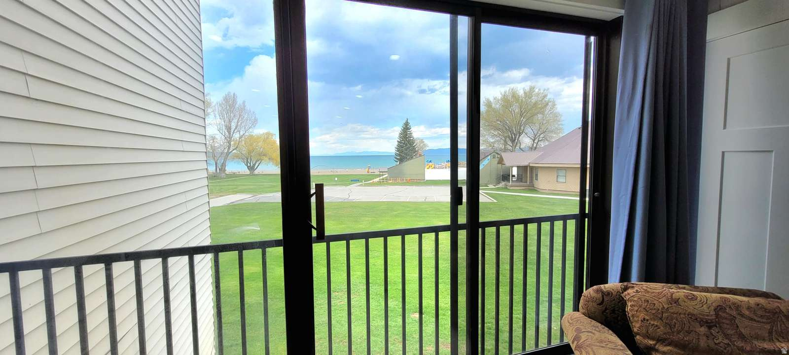 IDEAL BEACH - Residential