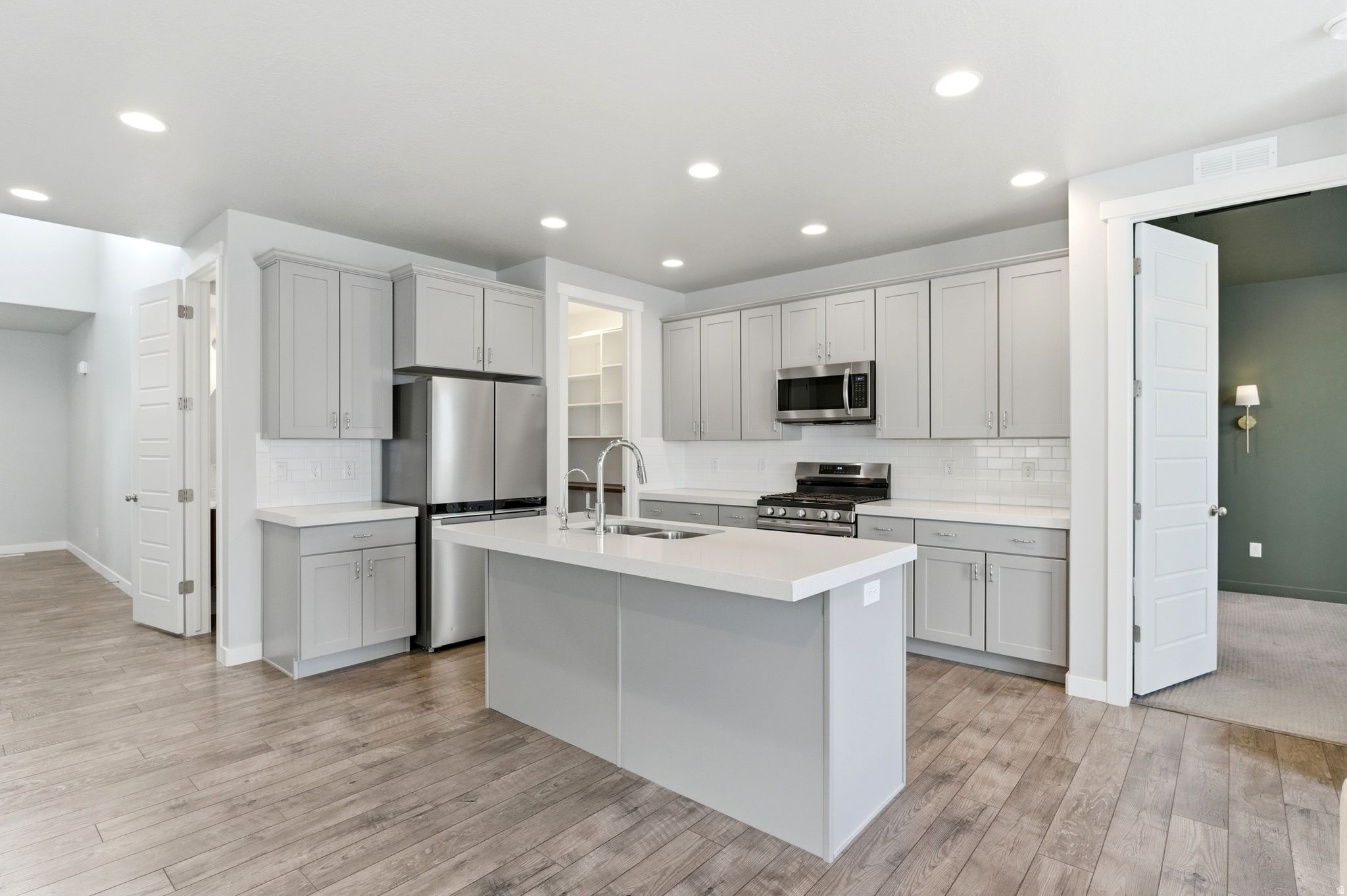 IVORY COTTAGE - Residential