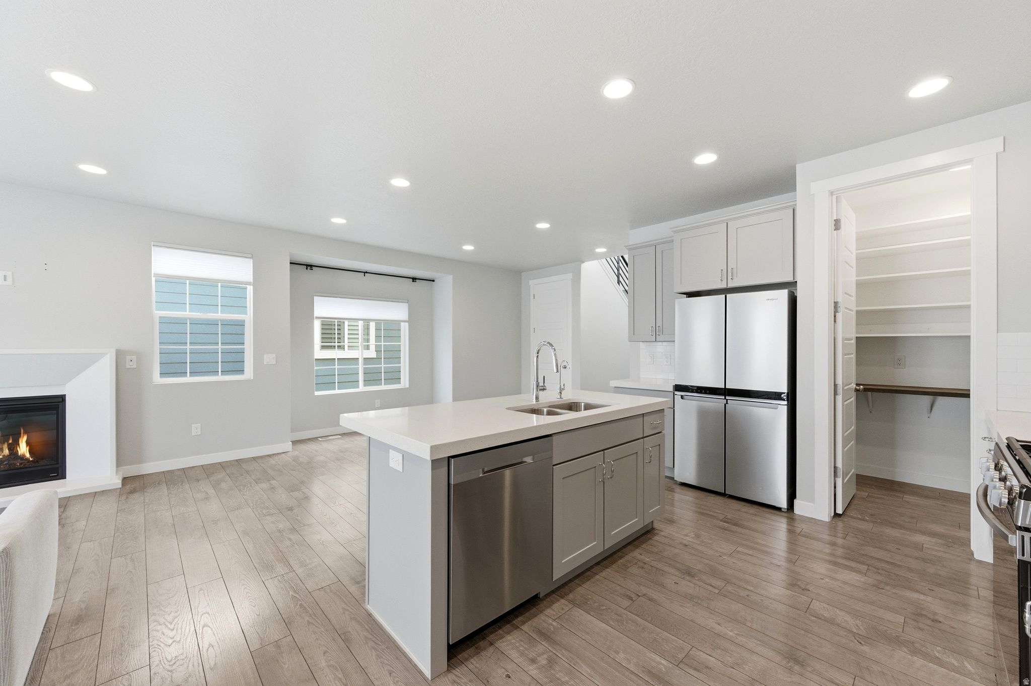 IVORY COTTAGE - Residential