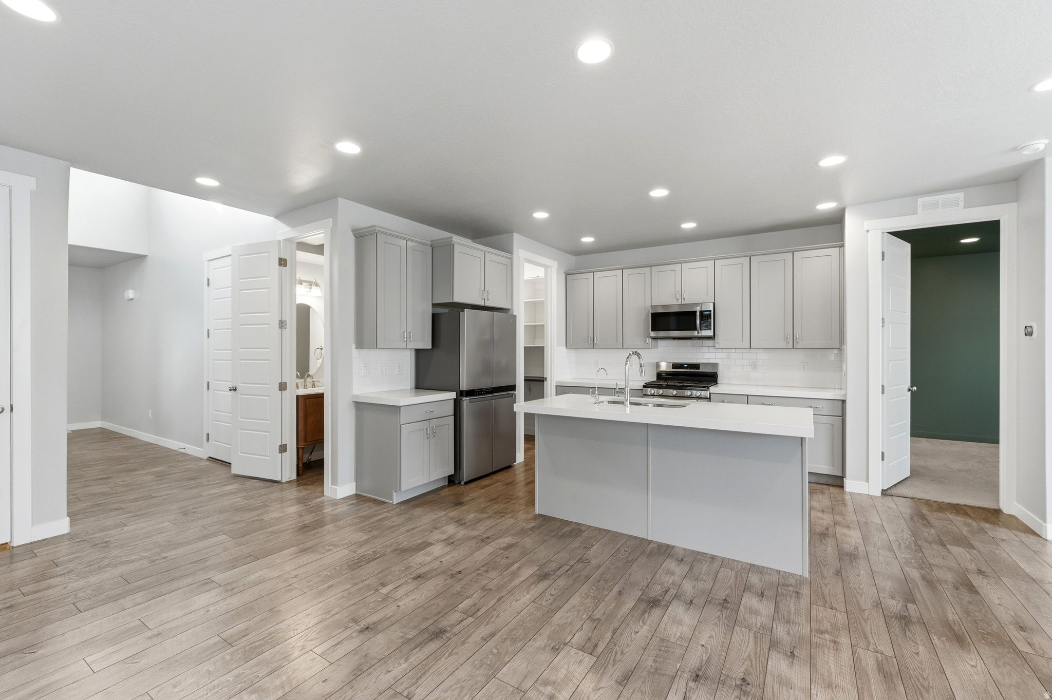 IVORY COTTAGE - Residential