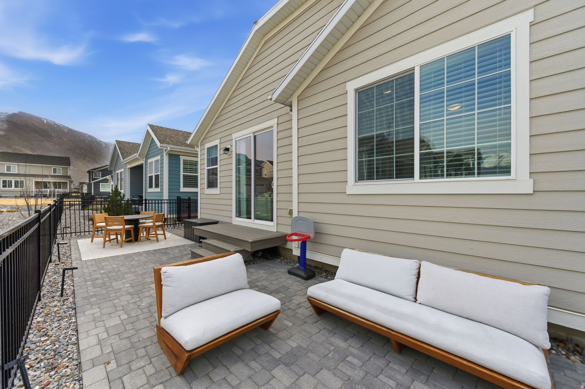 IVORY COTTAGE - Residential