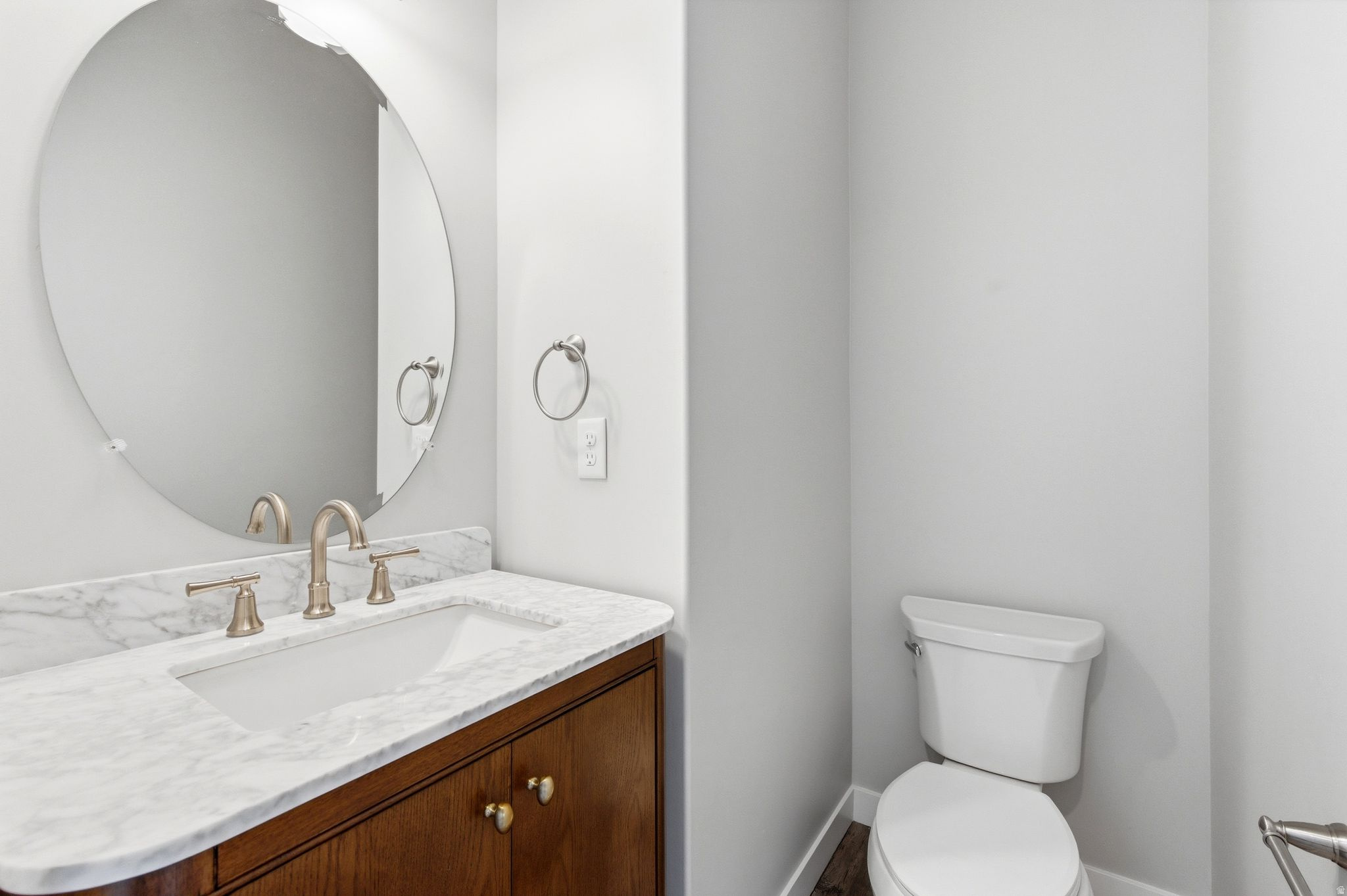 IVORY COTTAGE - Residential