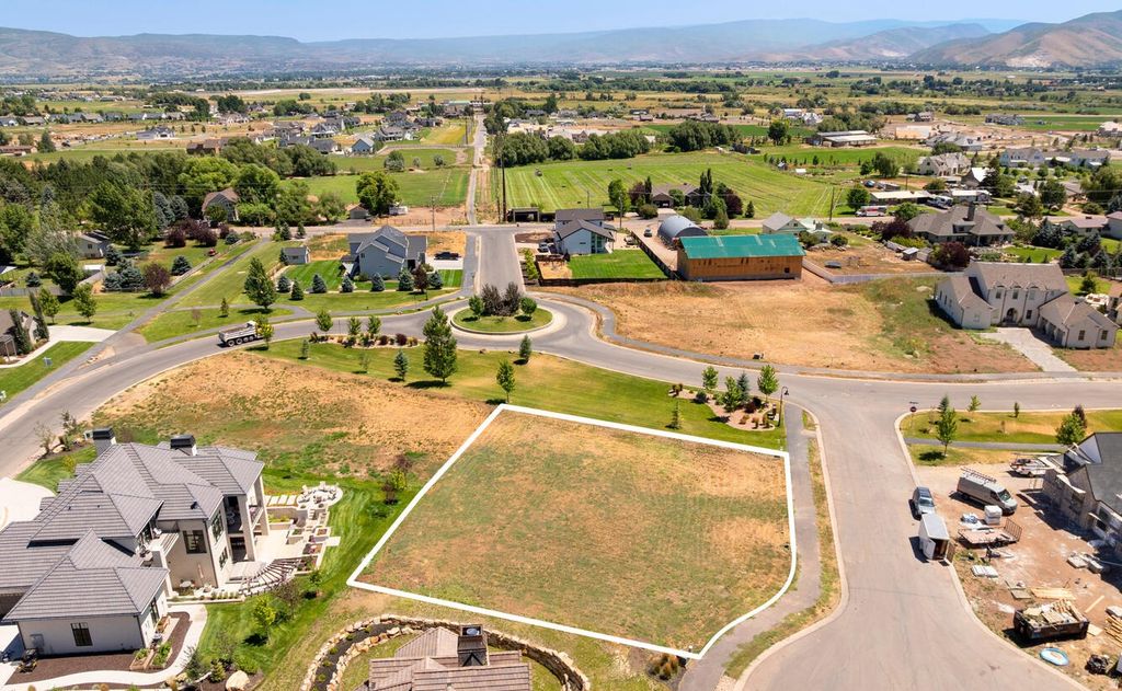 Photo of 544 W RHEINFALLS Cir S #76, Midway, UT 84049 (MLS # 2142270)