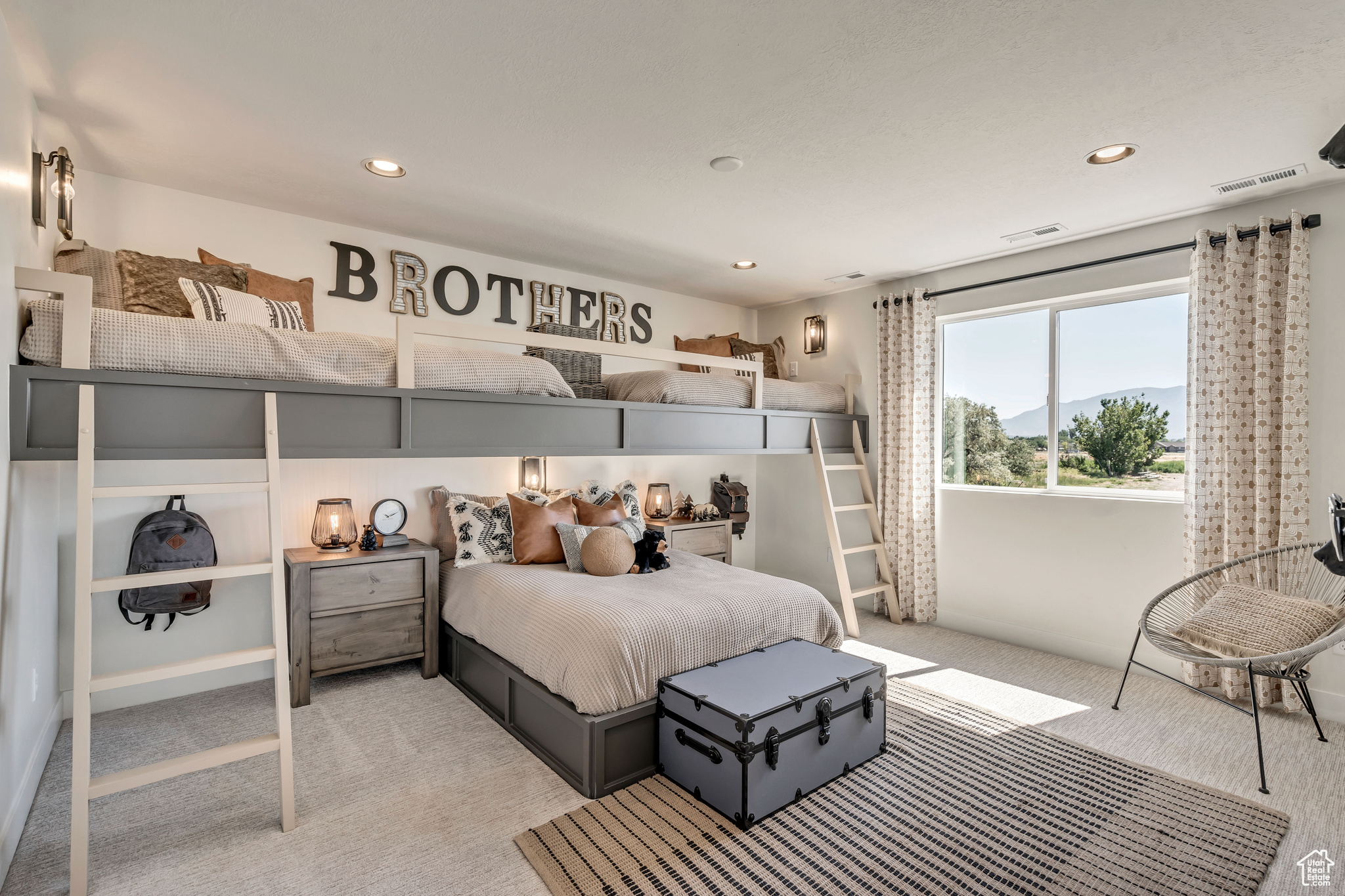 CREEKSIDE AT SHORELINE - Residential