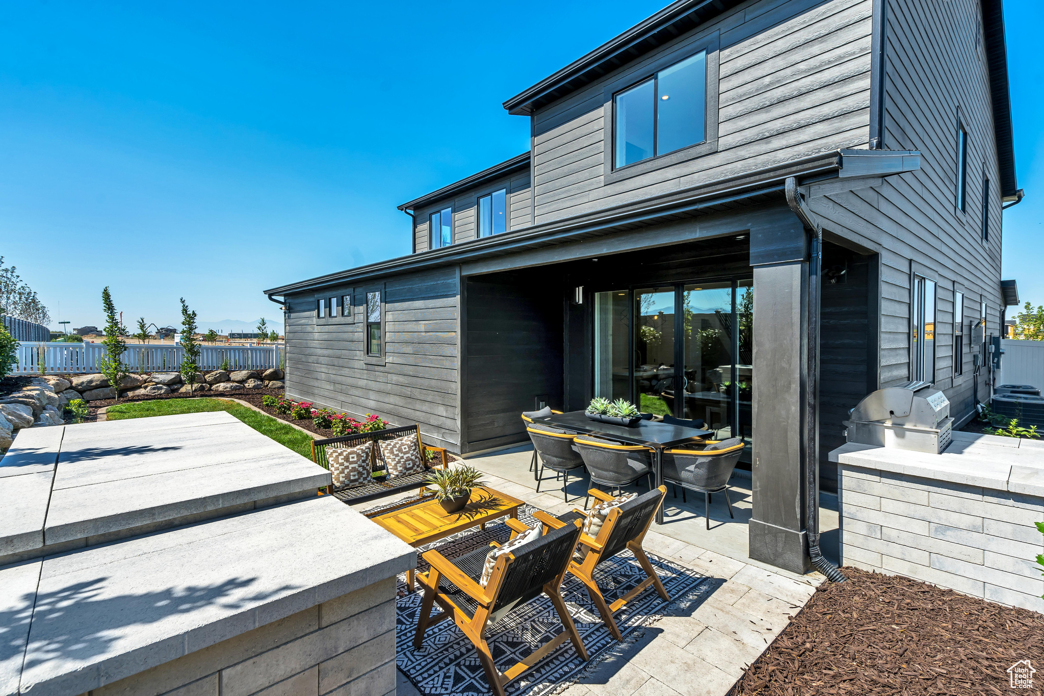 CREEKSIDE AT SHORELINE - Residential