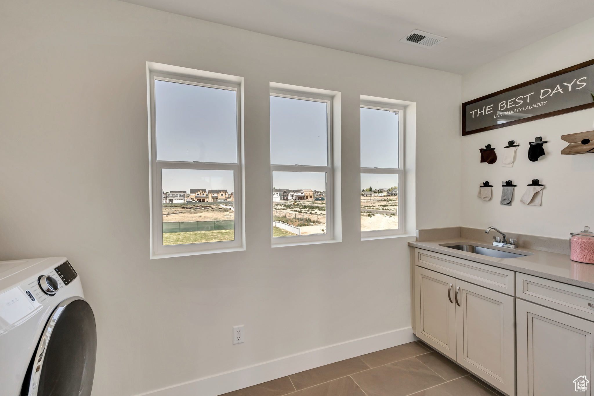 CREEKSIDE AT SHORELINE - Residential