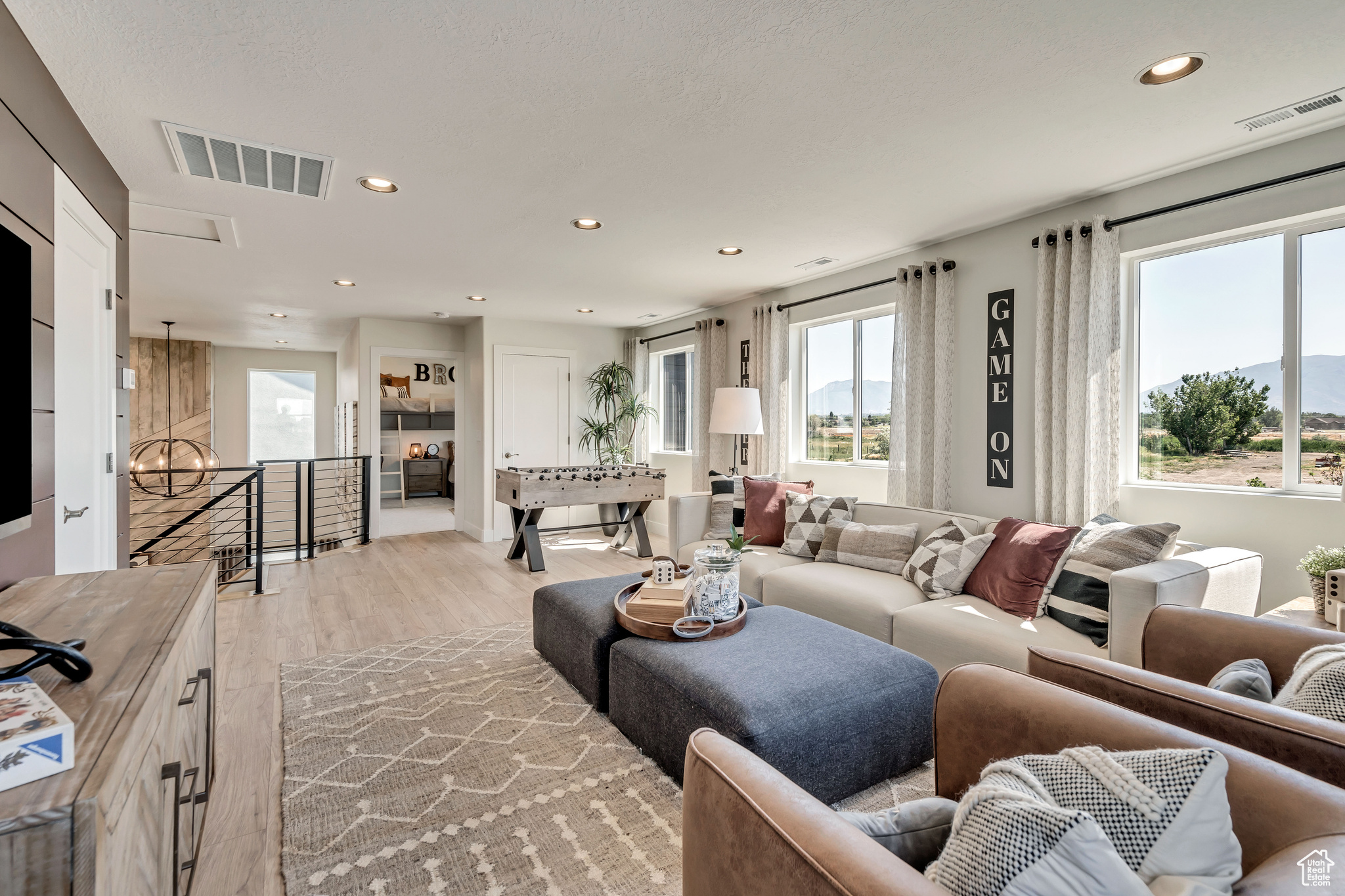 CREEKSIDE AT SHORELINE - Residential