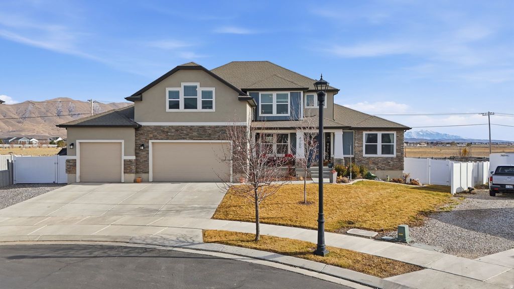 Photo of 4700 N MOUNT WAAS Dr, Eagle Mountain, UT 84005 (MLS # 2139096)