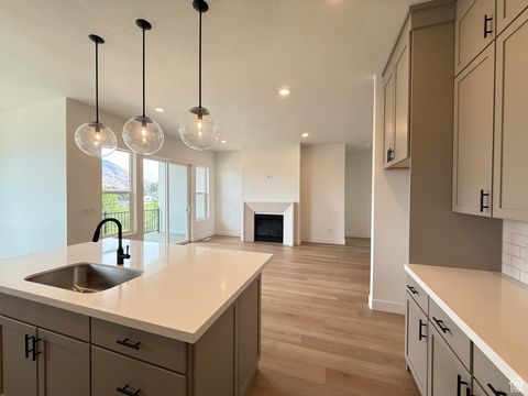 Tiny photo for 626 N LEGEND CIR #479, Mapleton, UT 84664 (MLS # 2110058)