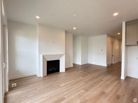 Tiny photo for 626 N LEGEND CIR #479, Mapleton, UT 84664 (MLS # 2110058)