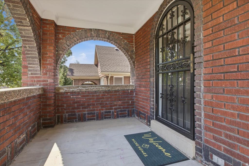Photo of 1387 E EMERSON AVE S, Salt Lake City, UT 84105 (MLS # 2177038)