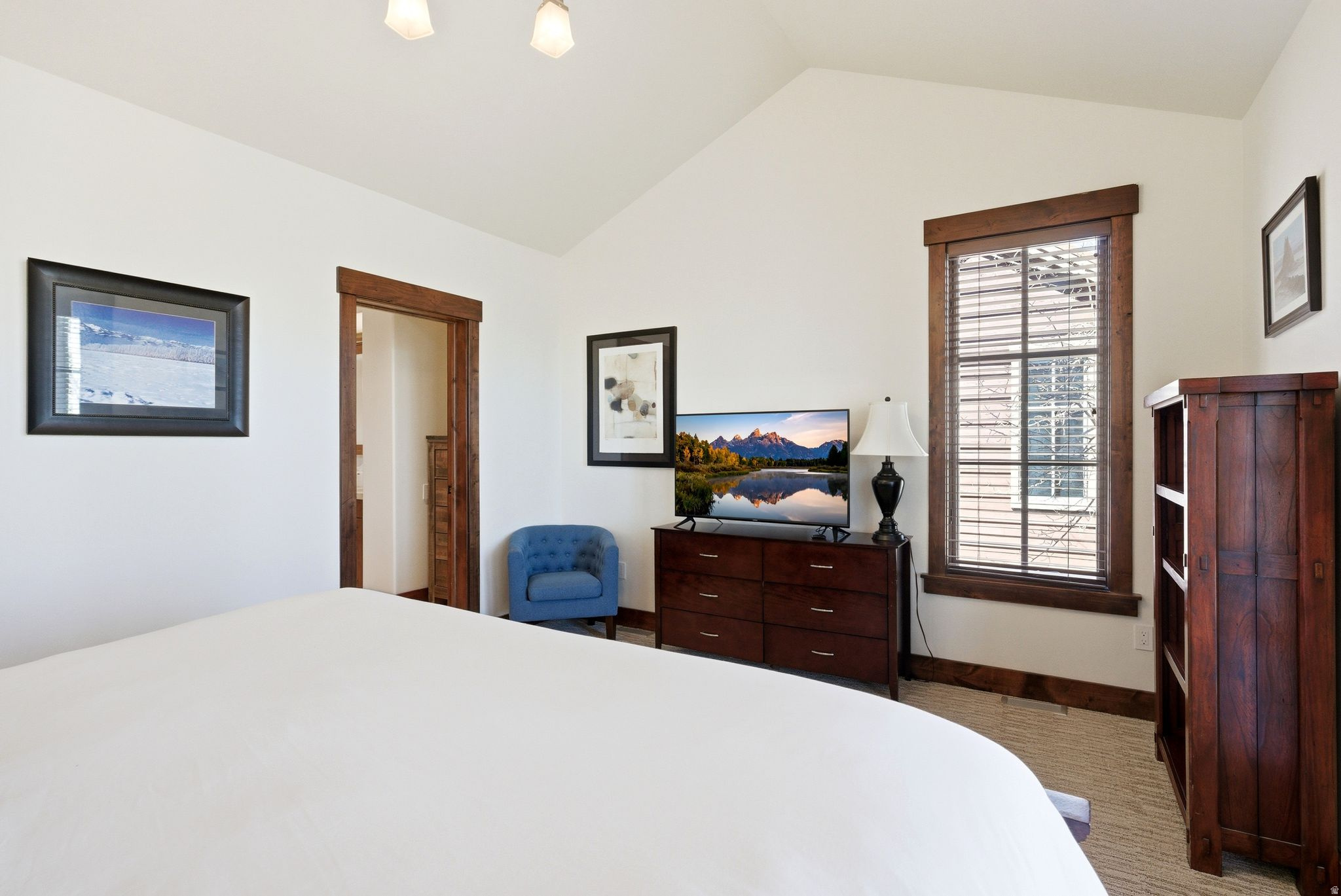 SPIRO CONDOMINIUMS - Residential