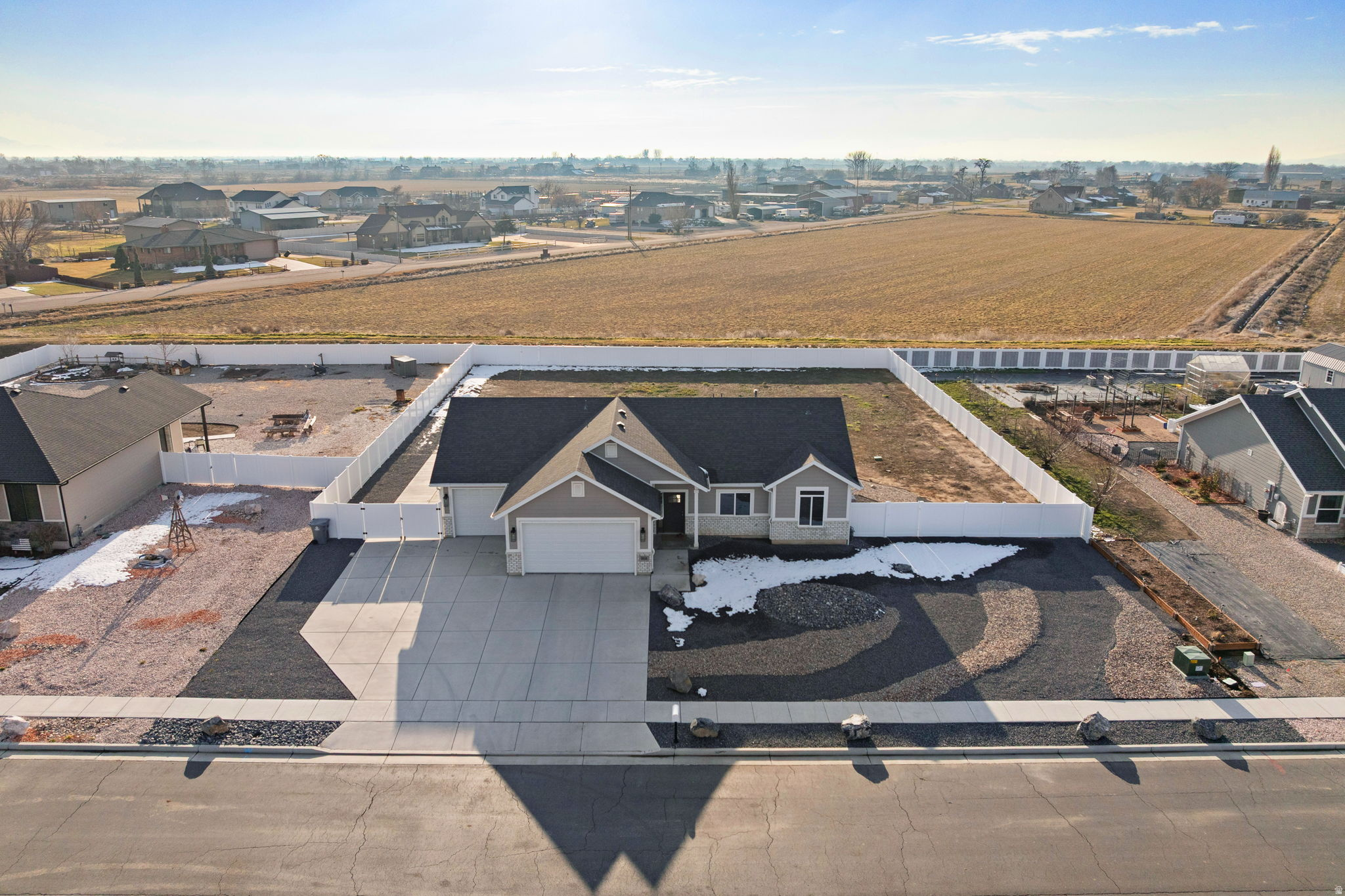 HENRY FLATS - Residential