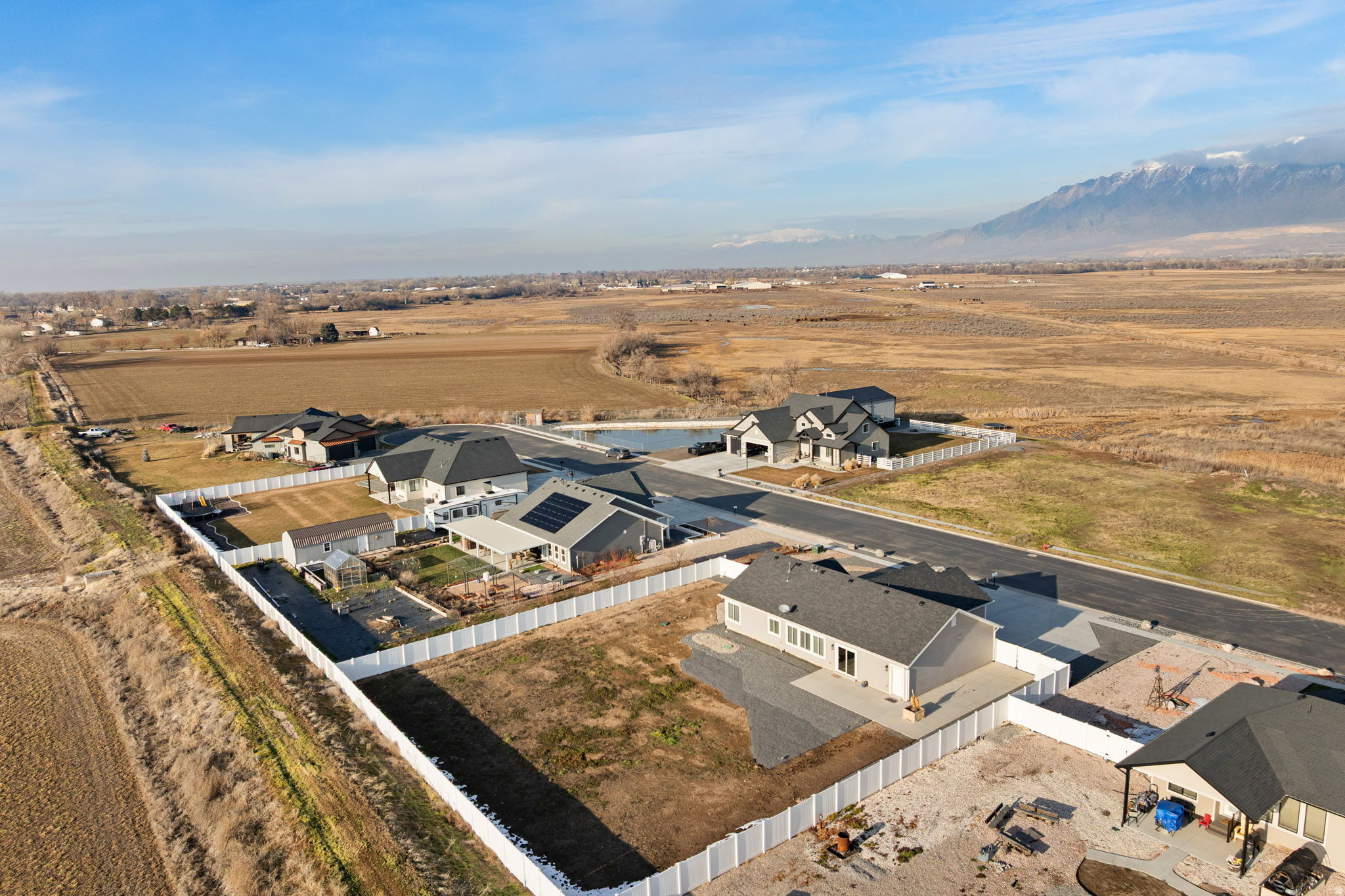 HENRY FLATS - Residential