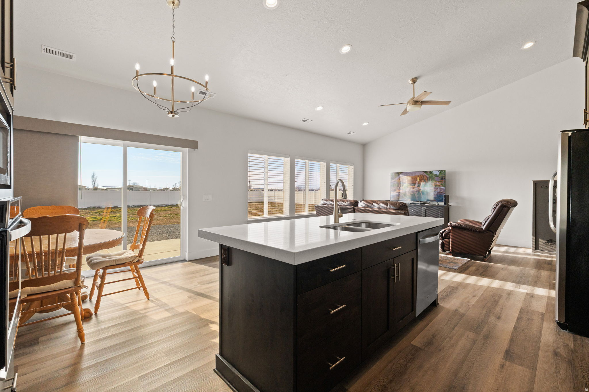 HENRY FLATS - Residential