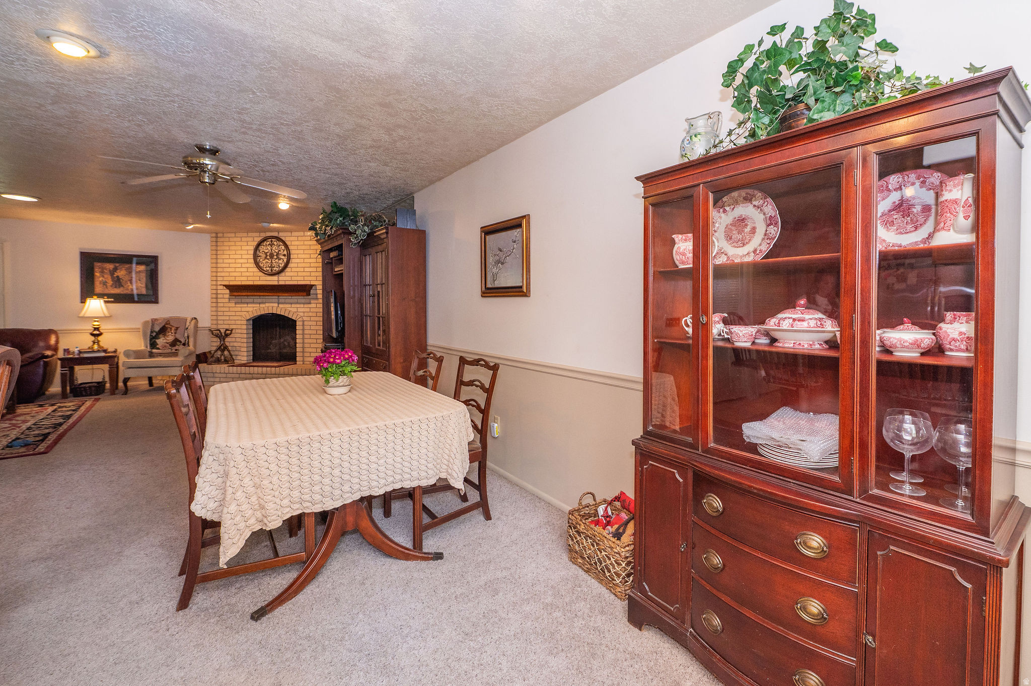 COUNTRY OAKS - Residential