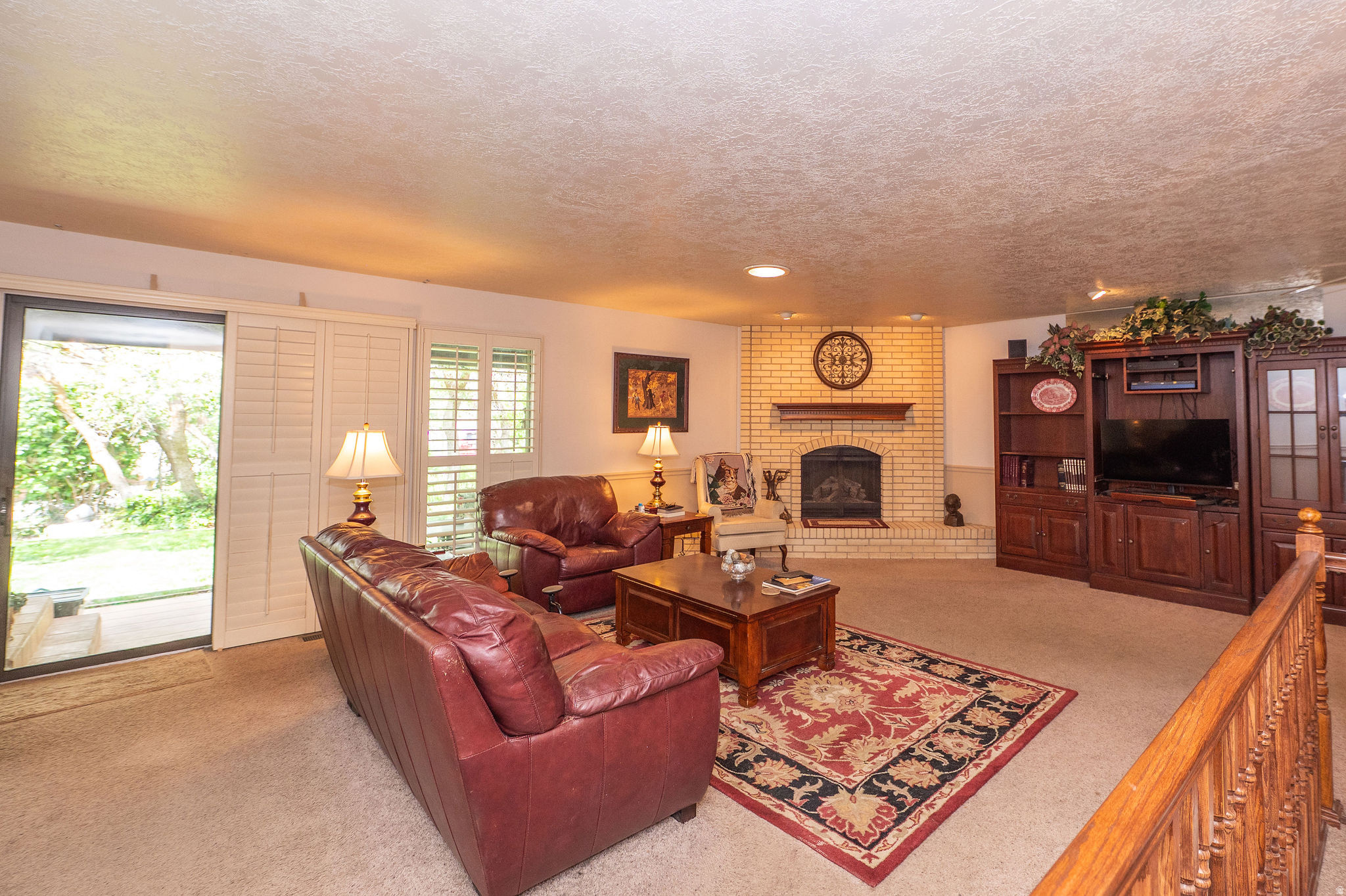 COUNTRY OAKS - Residential