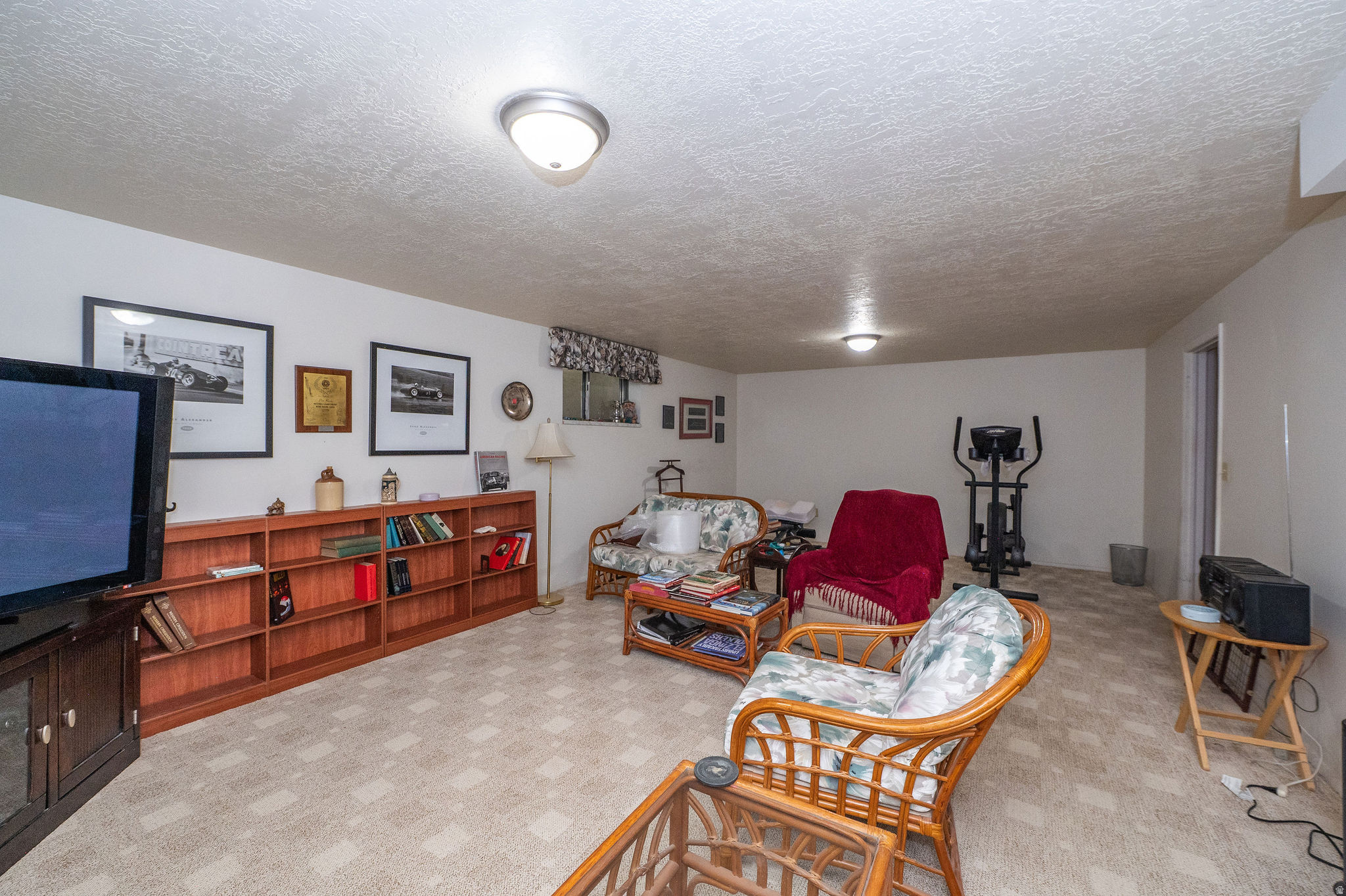 COUNTRY OAKS - Residential