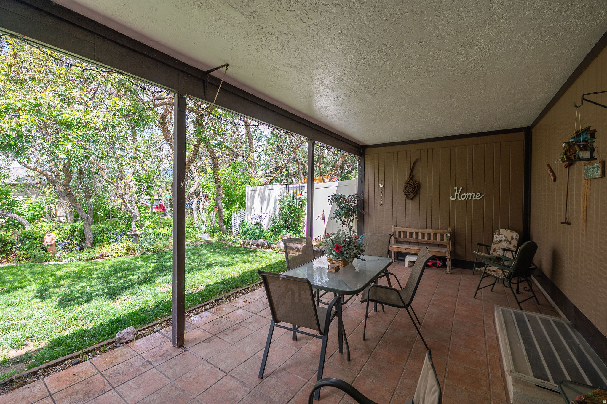 COUNTRY OAKS - Residential