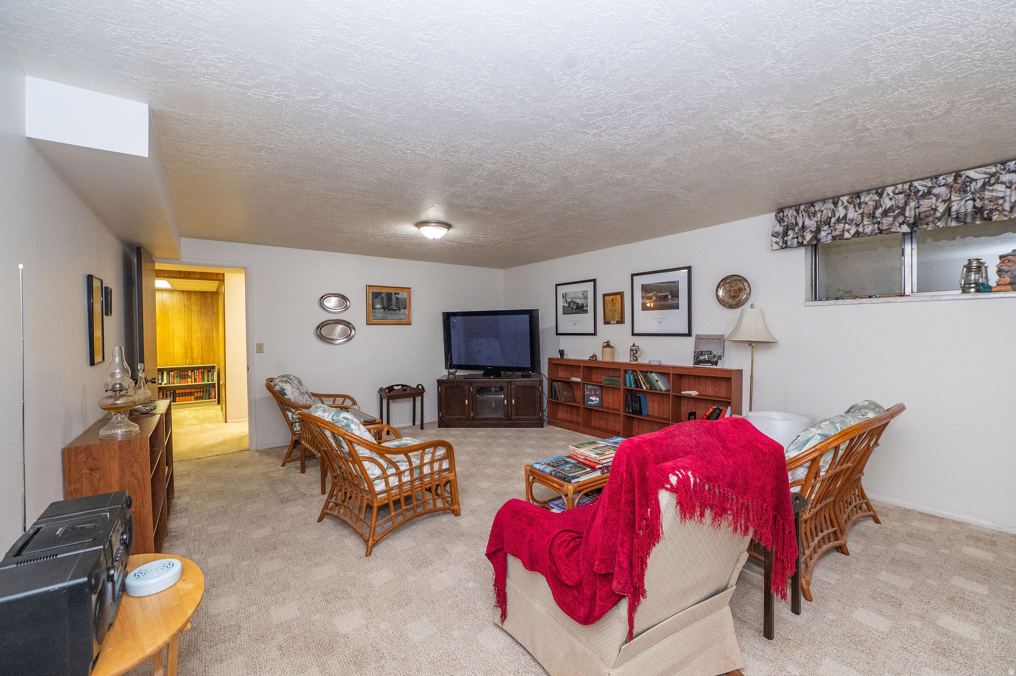 COUNTRY OAKS - Residential