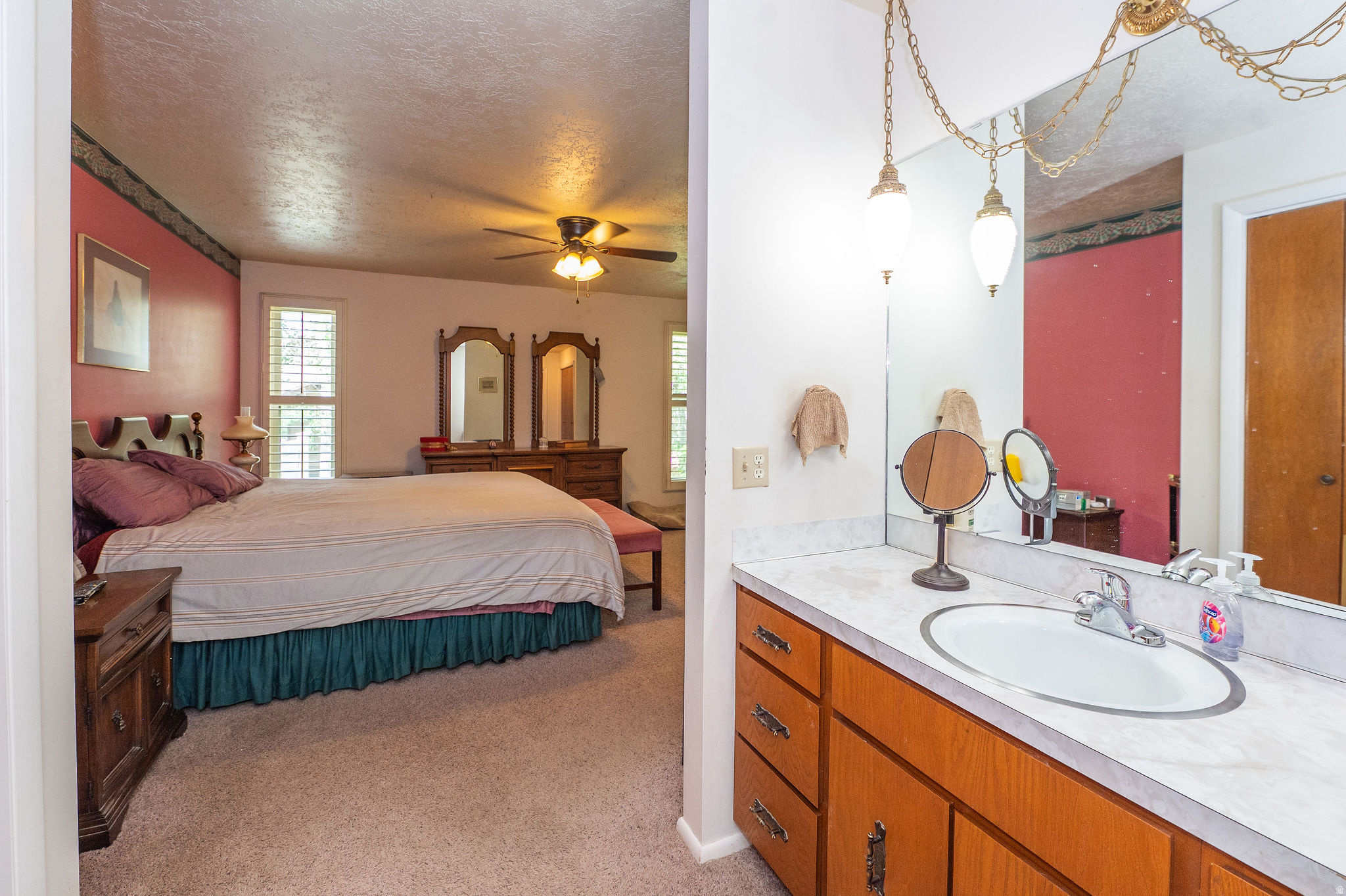 COUNTRY OAKS - Residential