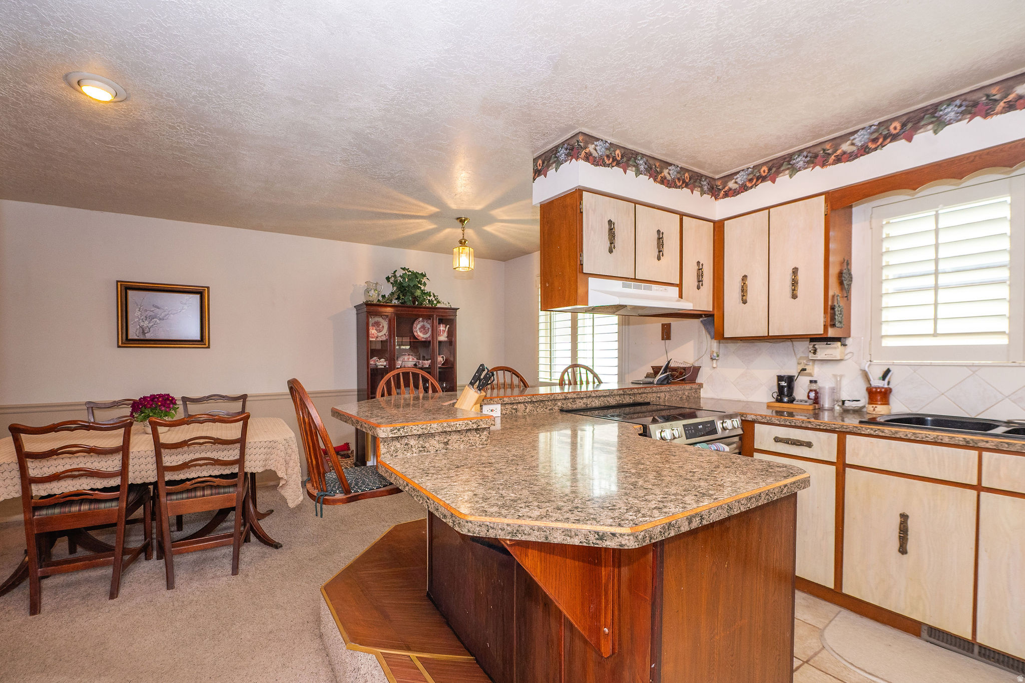 COUNTRY OAKS - Residential