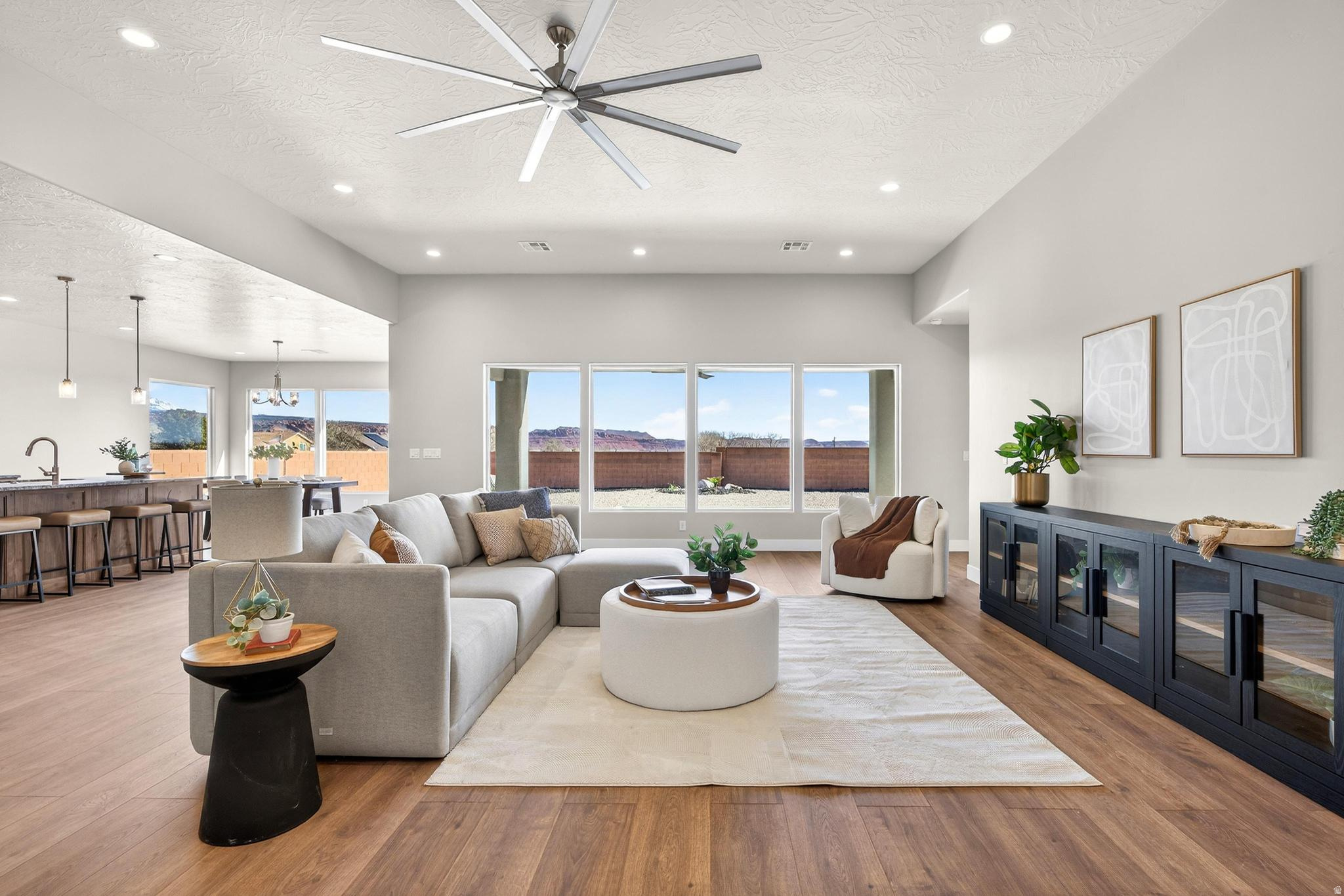 BLACK STONE - Residential