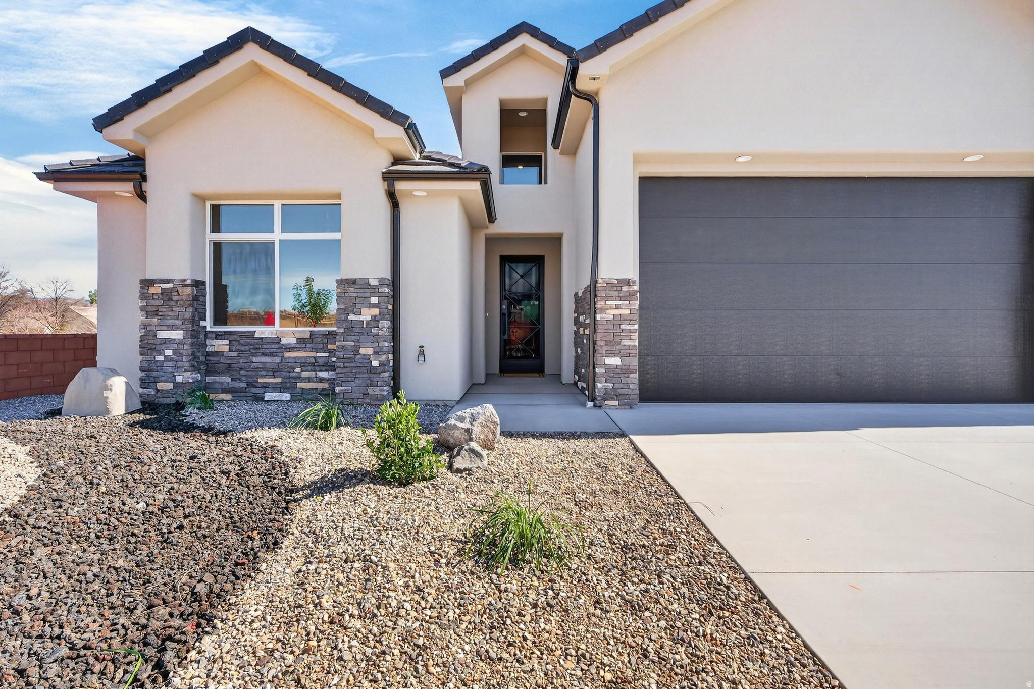 BLACK STONE - Residential