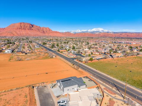 Tiny photo for 915 S 170 E, Ivins, UT 84738 (MLS # 2139182)