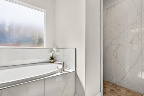 Tiny photo for 915 S 170 E, Ivins, UT 84738 (MLS # 2139182)