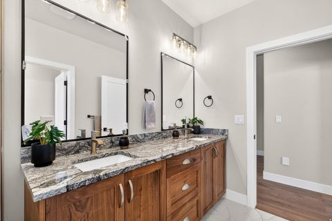 Tiny photo for 915 S 170 E, Ivins, UT 84738 (MLS # 2139182)