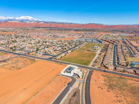 Tiny photo for 915 S 170 E, Ivins, UT 84738 (MLS # 2139182)
