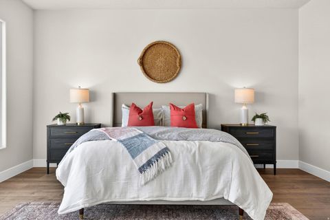 Tiny photo for 915 S 170 E, Ivins, UT 84738 (MLS # 2139182)